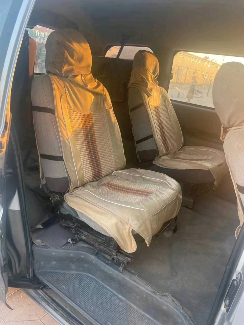 济南13年东风菱智5