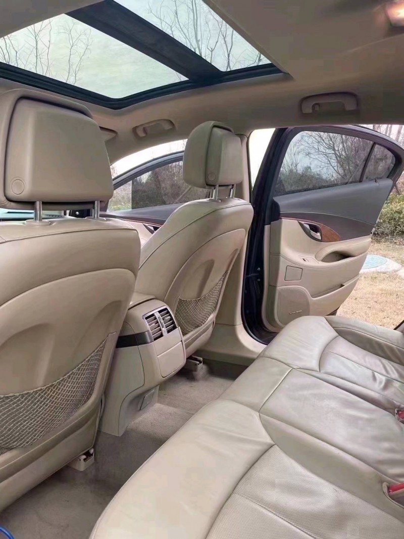 枣庄12年别克君越5