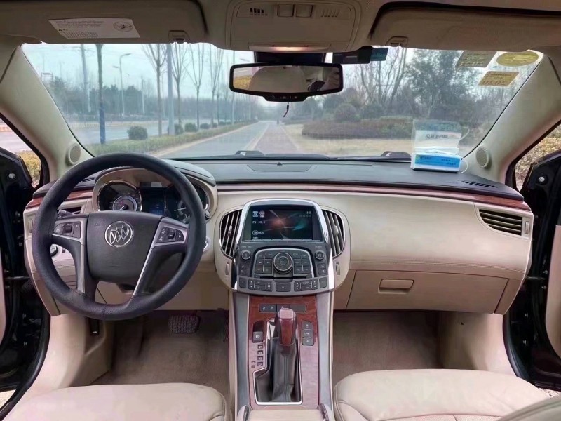 枣庄12年别克君越4