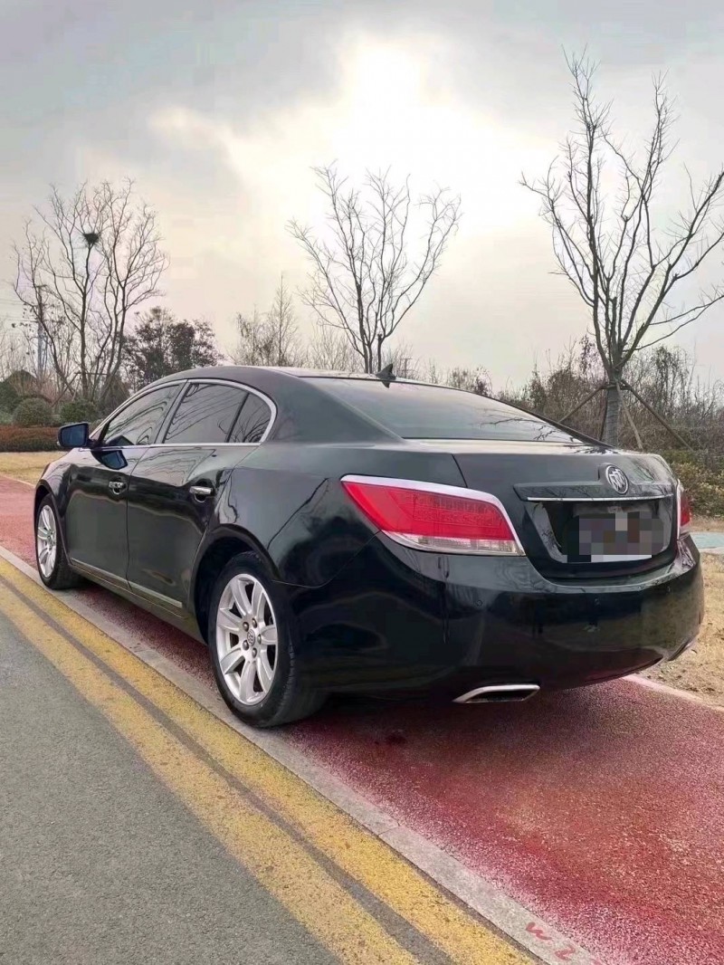 枣庄12年别克君越1