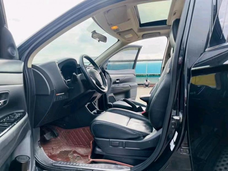 东莞15年三菱欧蓝德4