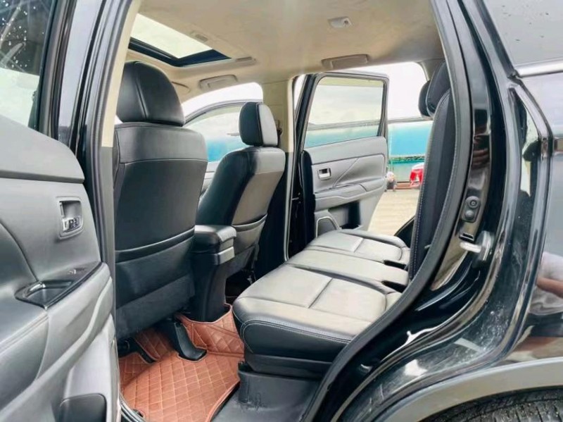 东莞15年三菱欧蓝德5