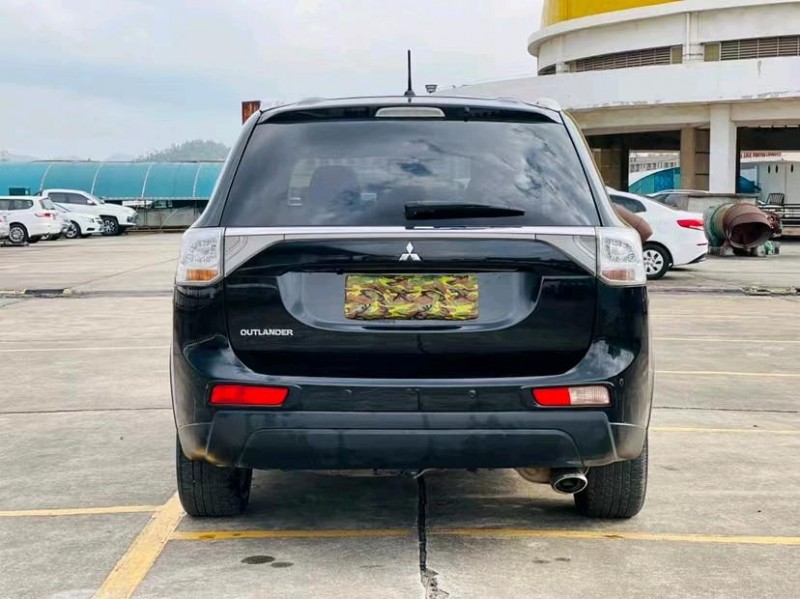 东莞15年三菱欧蓝德9