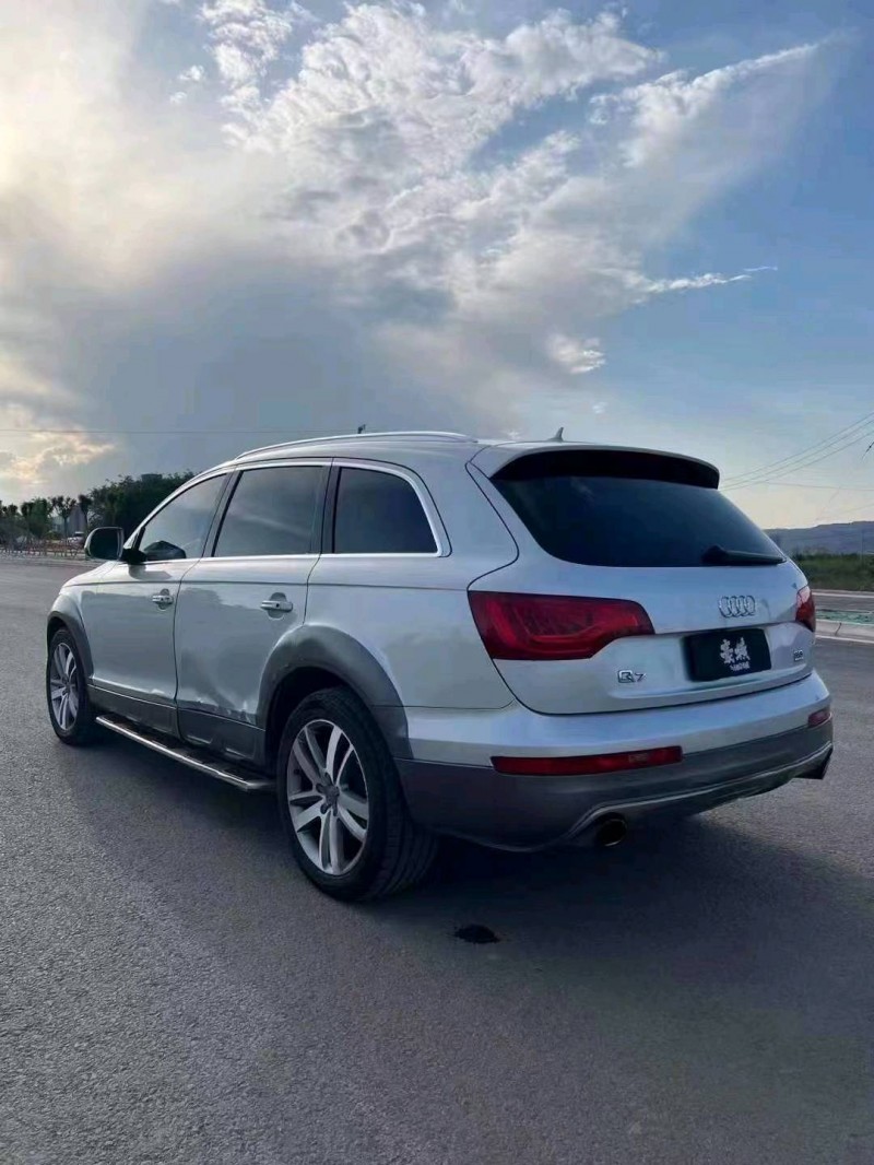 重慶10年奧迪Q77
