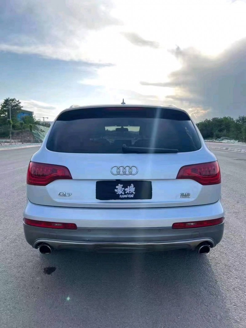 重慶10年奧迪Q79