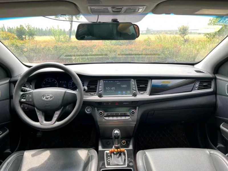 盐城18年现代名图8