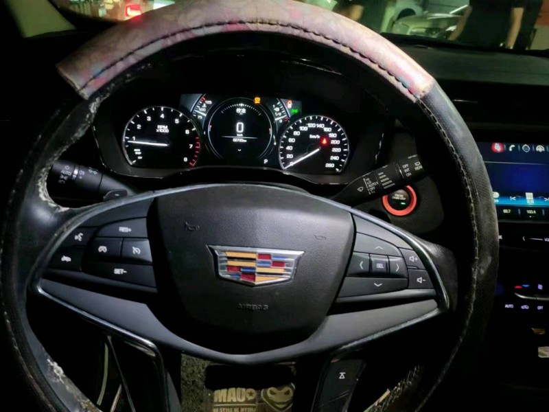 吉安17年凱迪拉克XT56