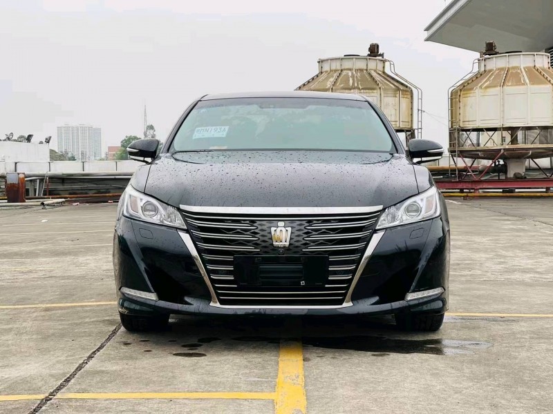 东莞18年丰田皇冠4