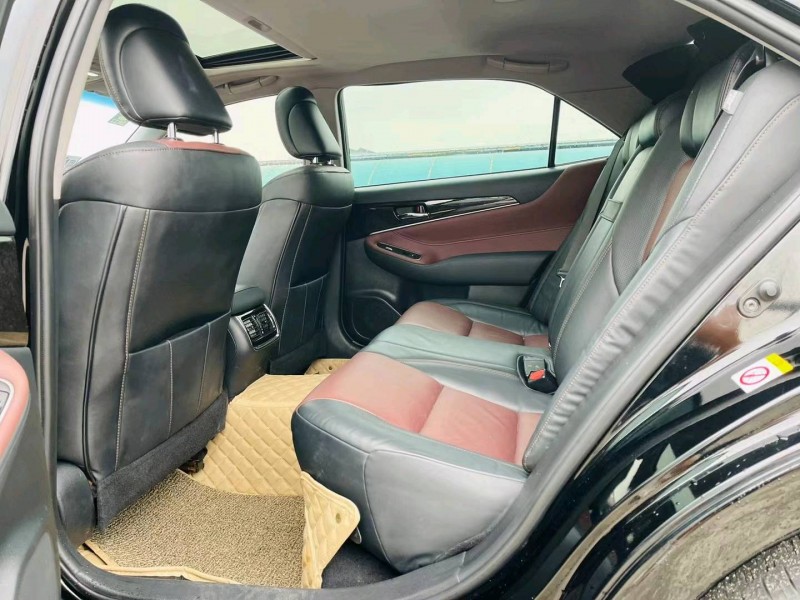 东莞18年丰田皇冠5