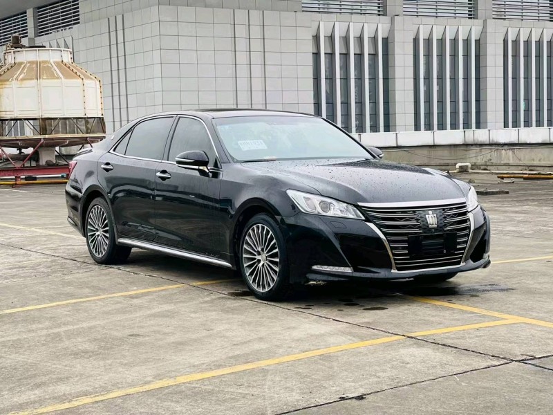 东莞18年丰田皇冠6