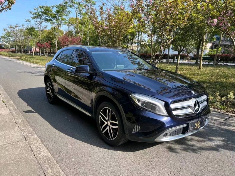 绍兴16年奔驰GLA8