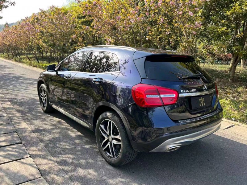 绍兴16年奔驰GLA4