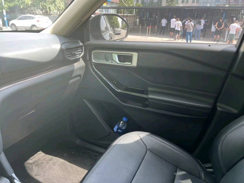 邯郸21年福特探险者2