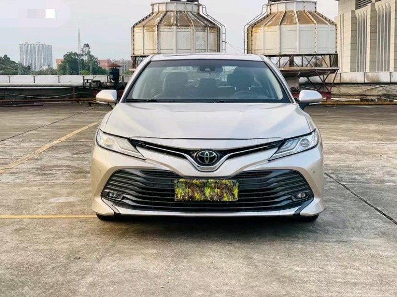 东莞18年丰田凯美瑞1