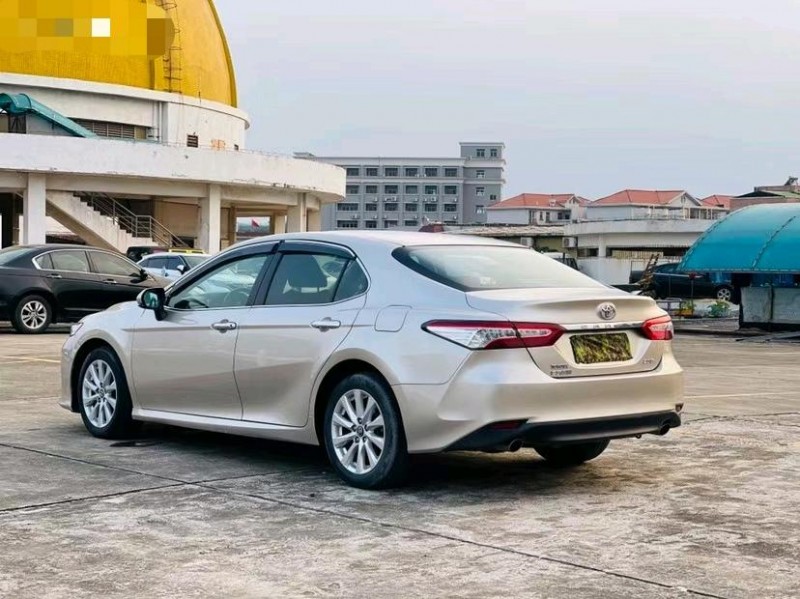 东莞18年丰田凯美瑞7