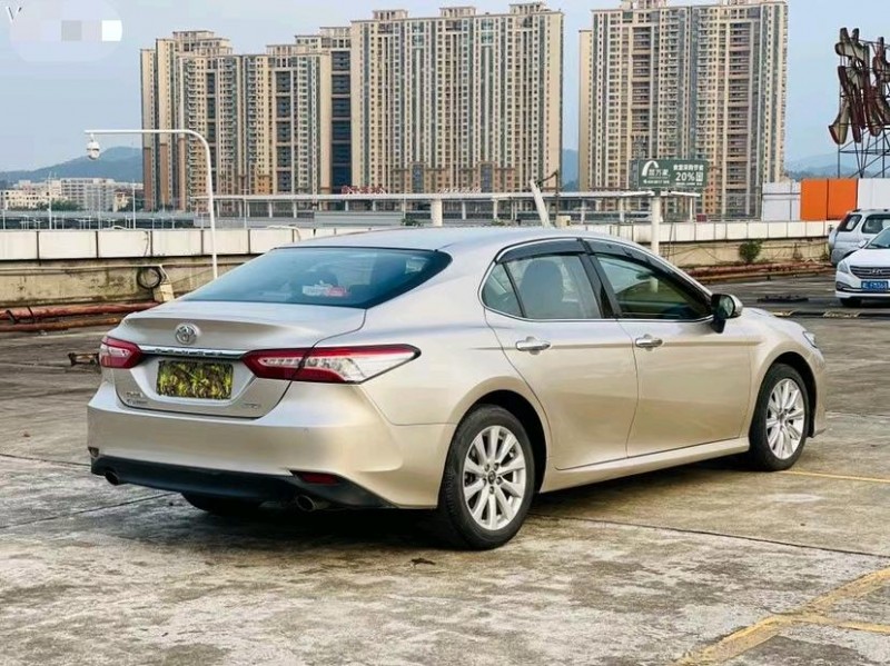 东莞18年丰田凯美瑞8