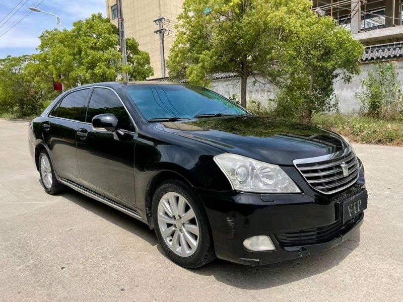 盐城11年丰田皇冠2