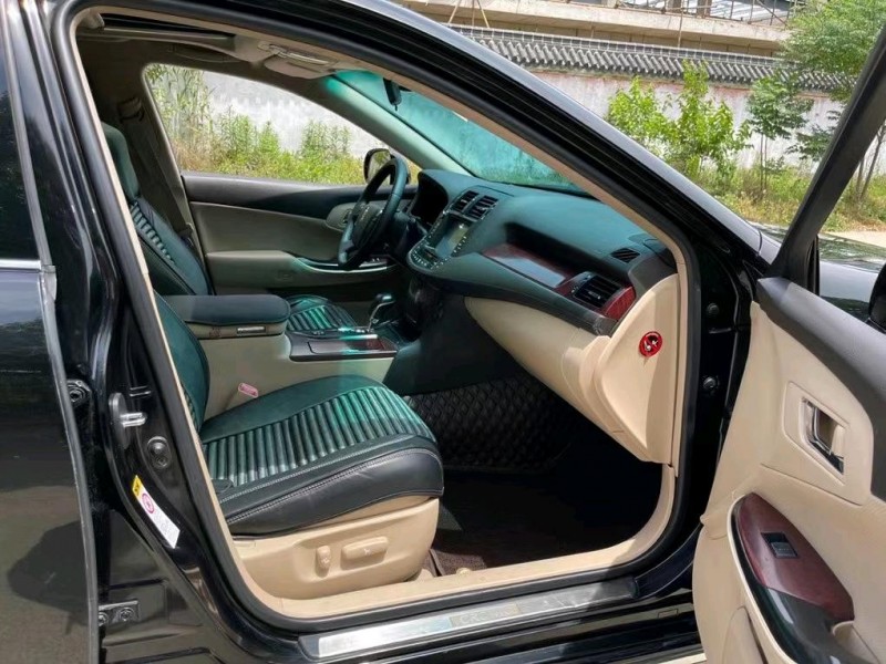 盐城11年丰田皇冠6