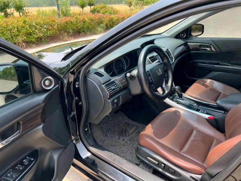 盐城16年本田雅阁8