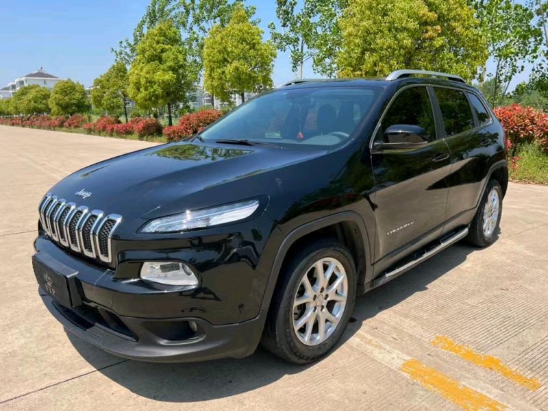 鹽城17年Jeep自由光2