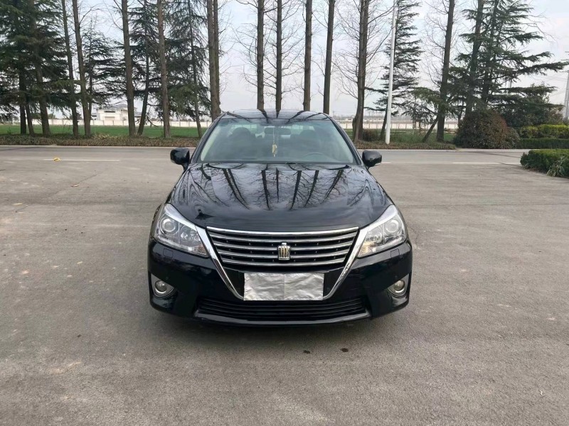 徐州13年丰田皇冠8