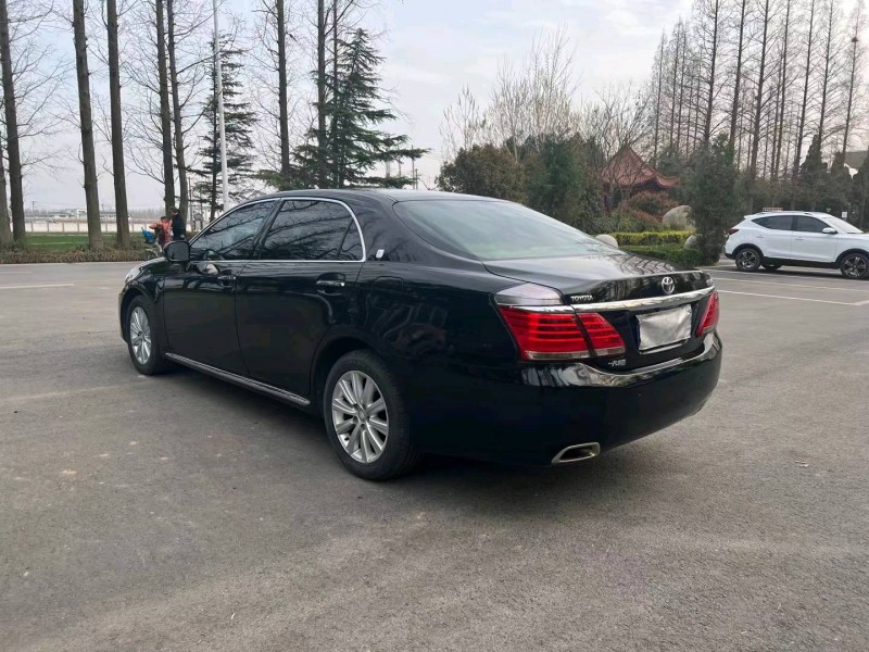 徐州13年丰田皇冠1