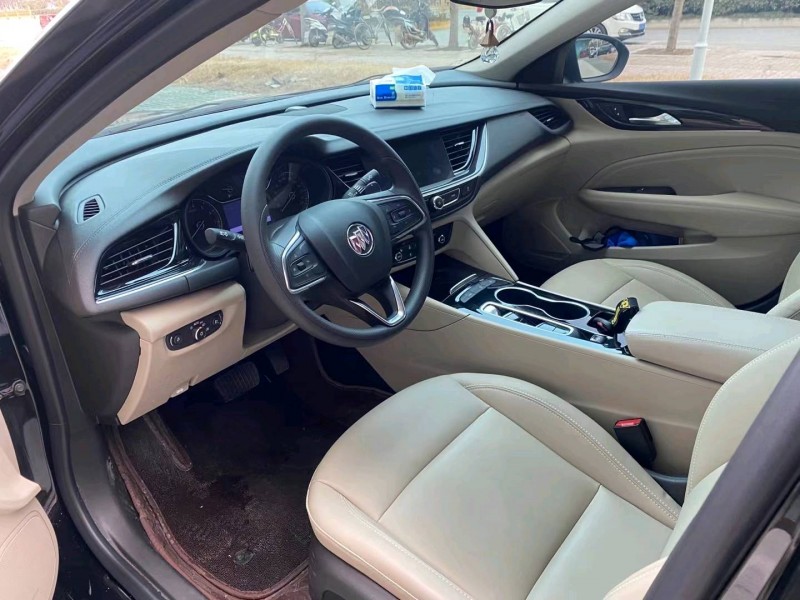 徐州21年别克君威5