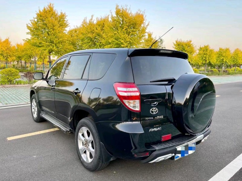 煙臺13年豐田RAV44