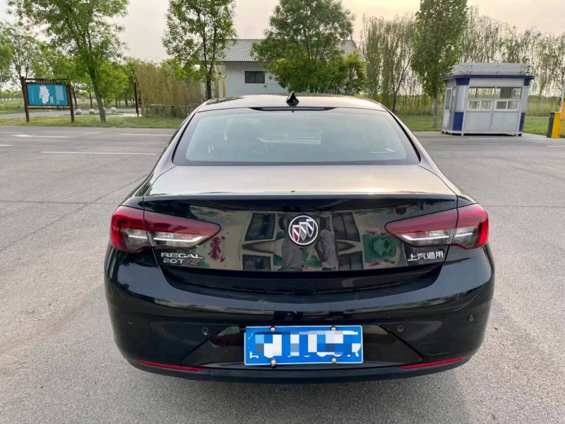 烟台18年别克君越2