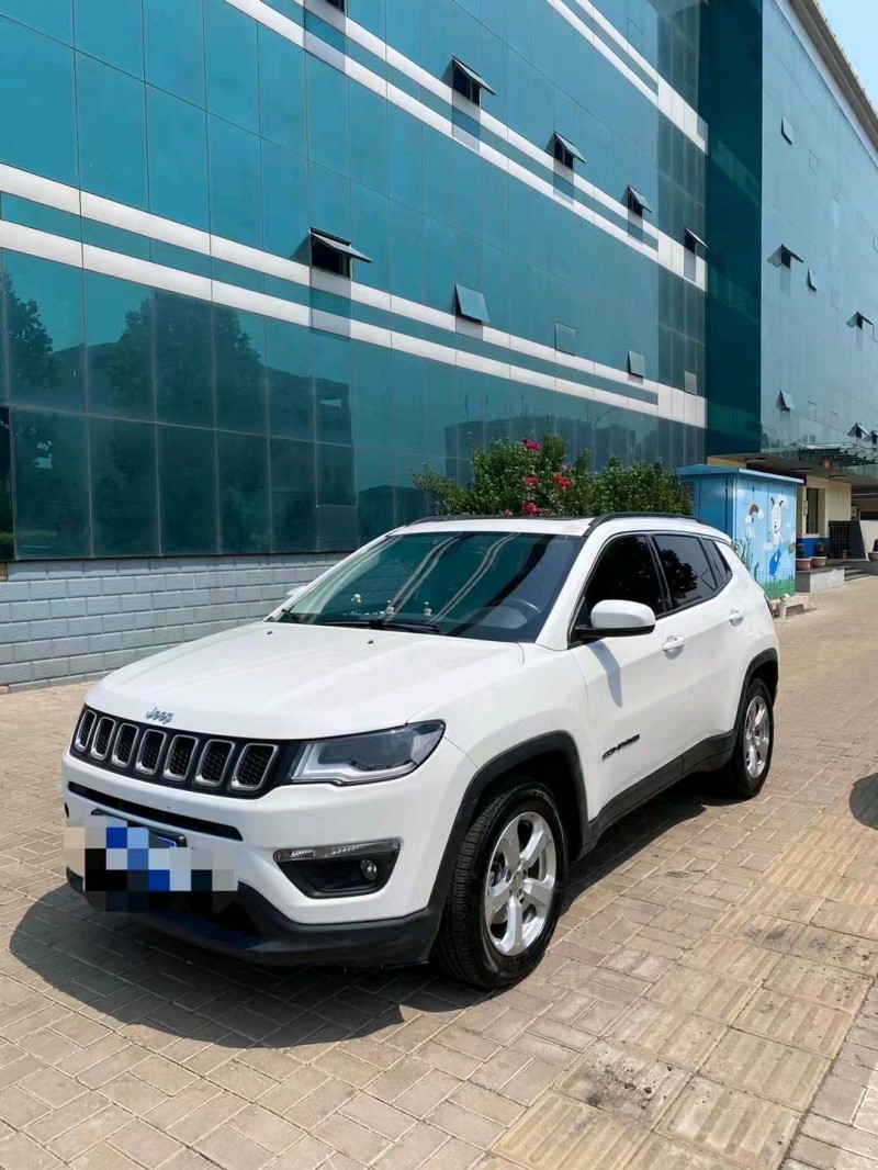 陽泉18年Jeep指南者1