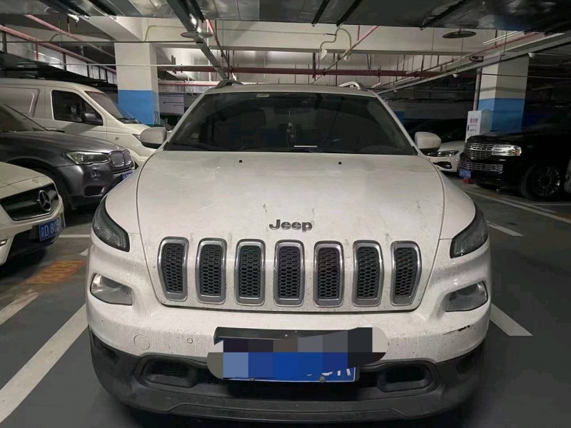 重慶19年Jeep自由光1