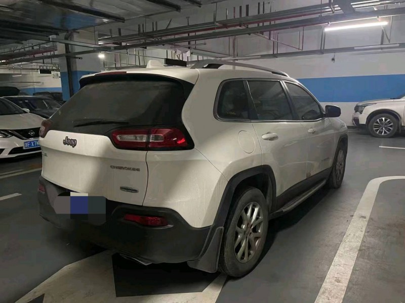 重慶19年Jeep自由光7
