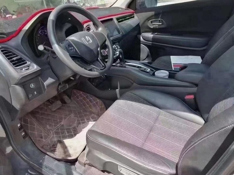 青岛16年本田缤智3