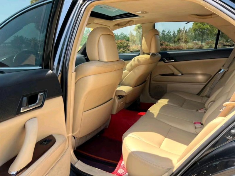 盐城10年丰田锐志7