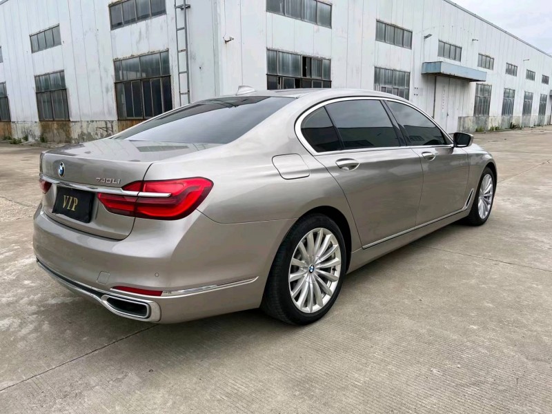 盐城17年宝马7系8