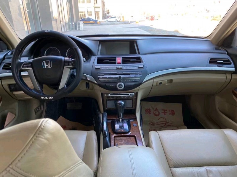 徐州11年本田雅阁4