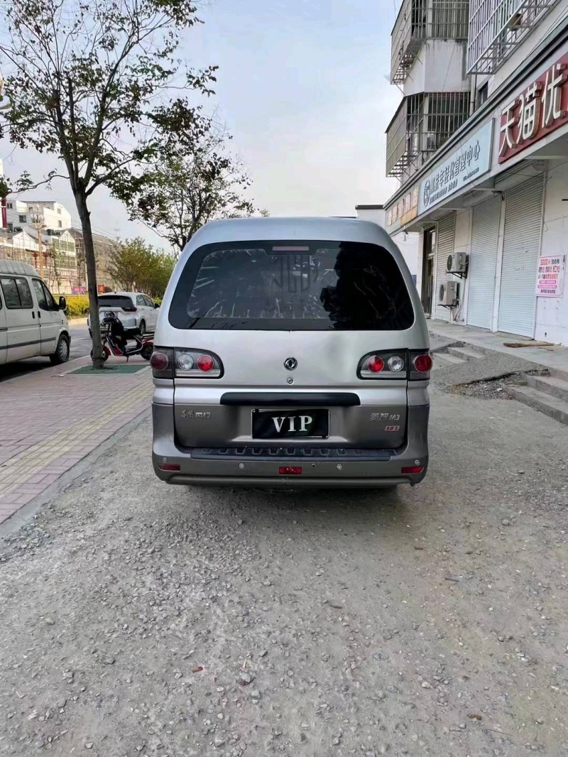 徐州16年东风菱智9