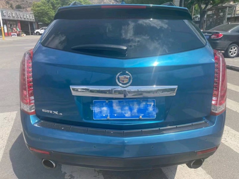 延安11年凱迪拉克SRX2