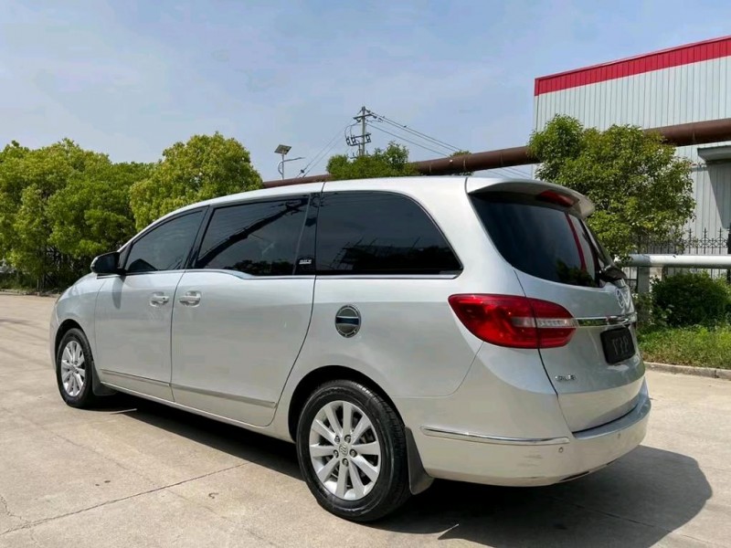 盐城15年别克GL88