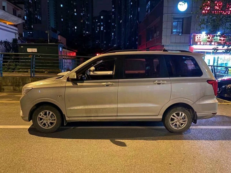 欽州19年五菱汽車宏光7