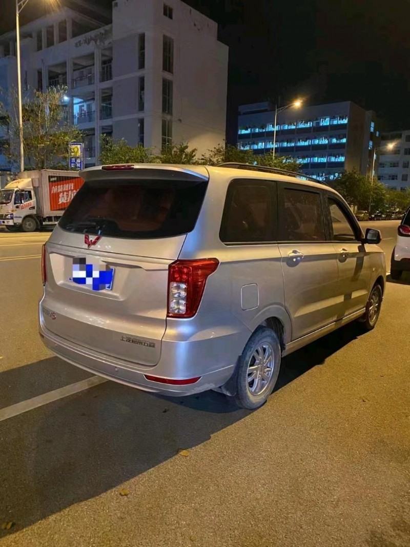 欽州19年五菱汽車宏光4