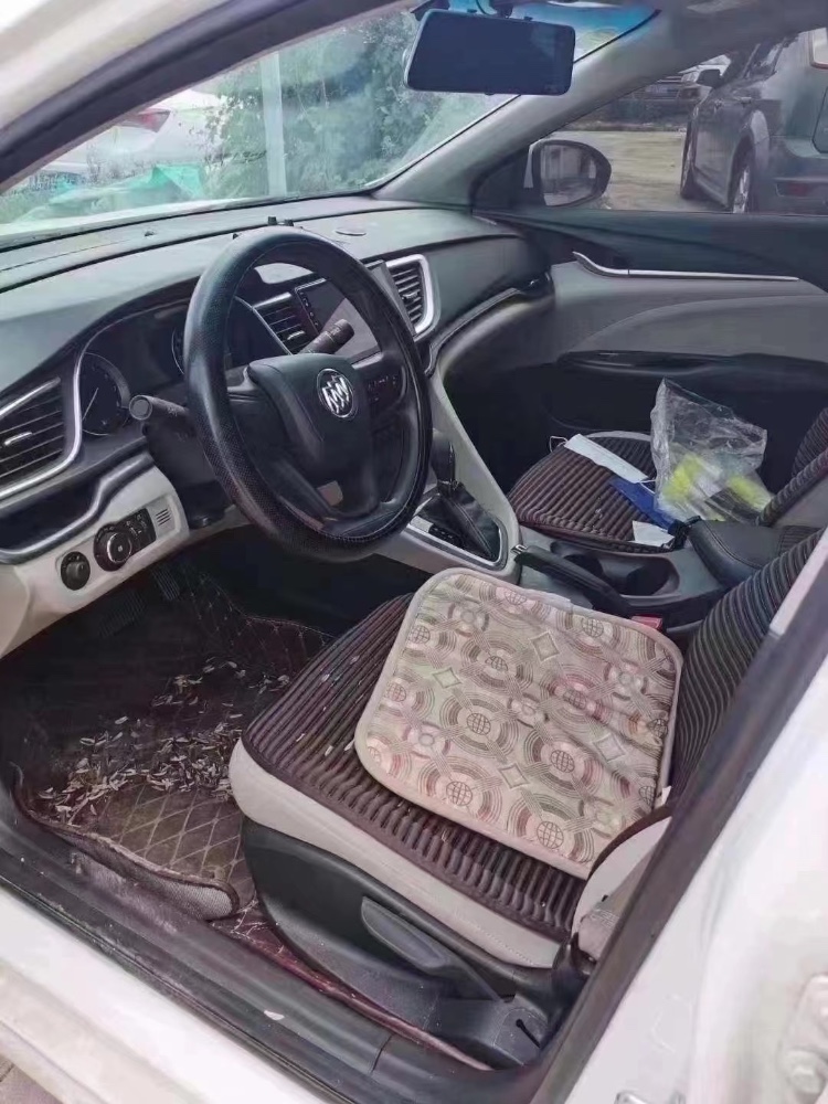 北京18年别克英朗3