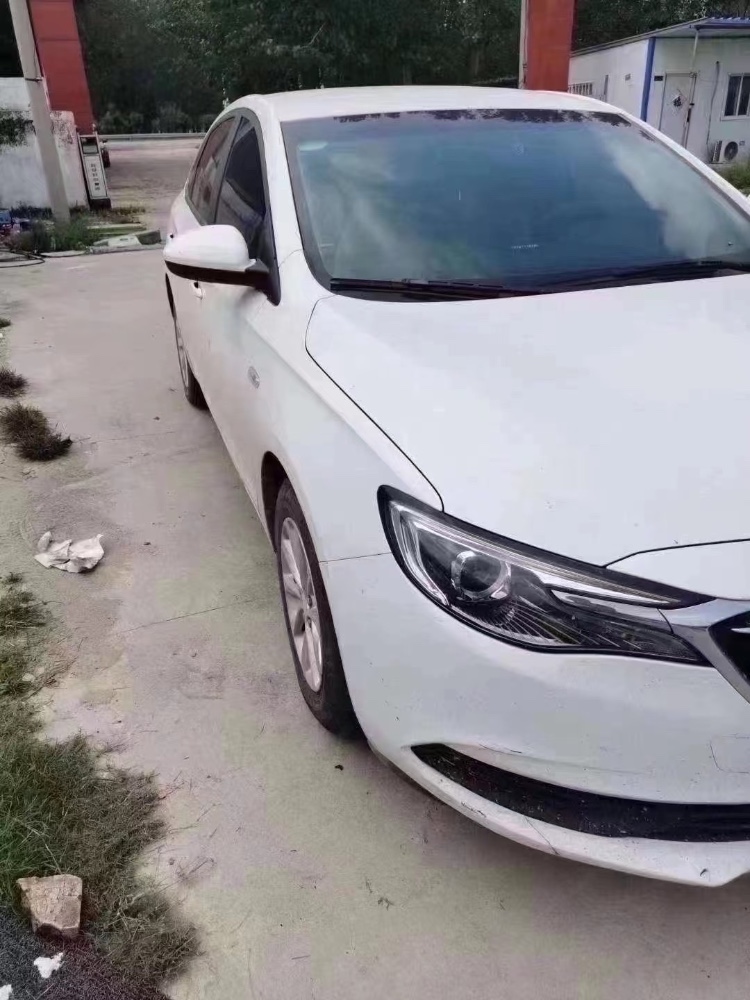 北京18年别克英朗2