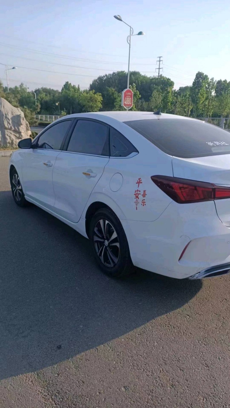 濰坊20年長安汽車逸動1
