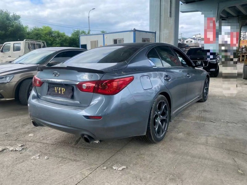 安順15年英菲尼迪Q50L3