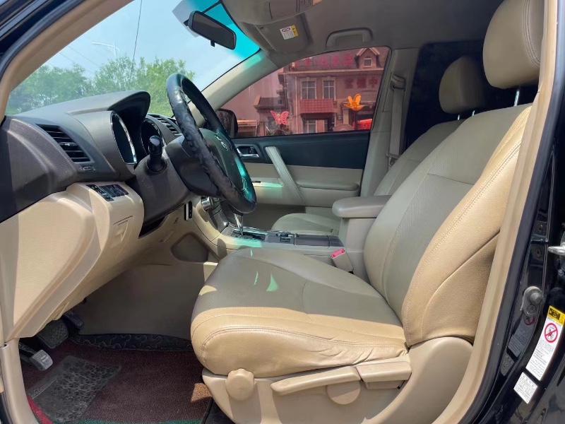 青岛14年丰田汉兰达2