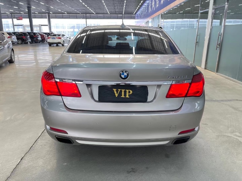 青岛11年宝马7系1