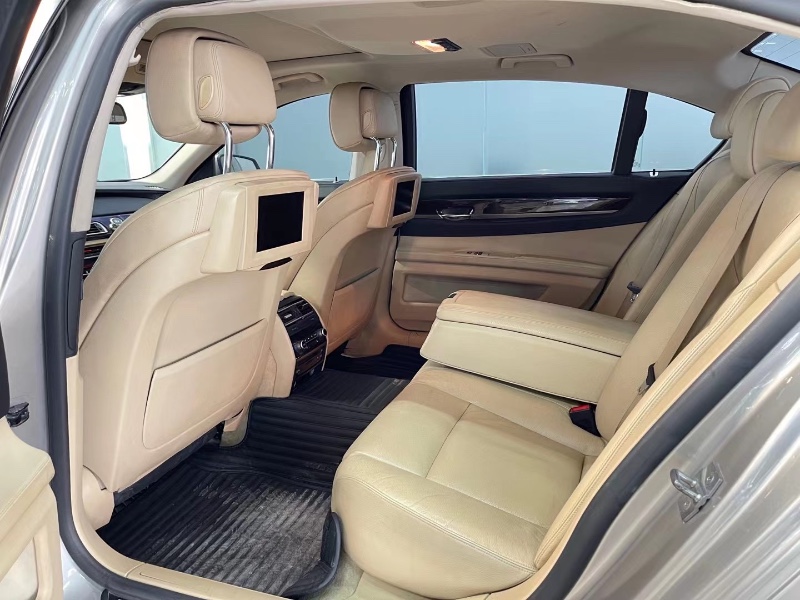 青岛11年宝马7系7