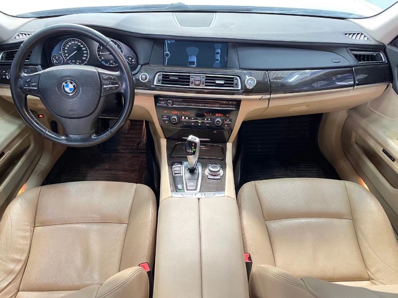 青岛11年宝马7系8