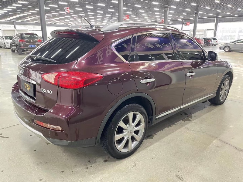 青島16年英菲尼迪QX503